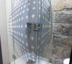 Wydruk na kabinie prysznicowej